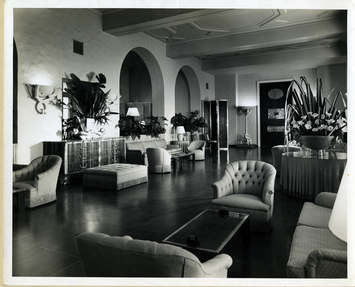 Royal Hawaiin photo interior